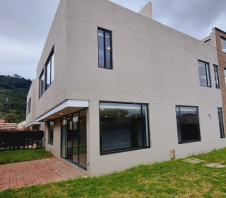 Proyecto de vivienda Mava Camino A La Valvanera, casas en venta en Chía, Vereda Fonquetá de la constructora CONSTRUCTORA OSPINA ASOCIADOS.